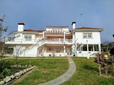 Chalet en Lugar de Urbanización el Otero