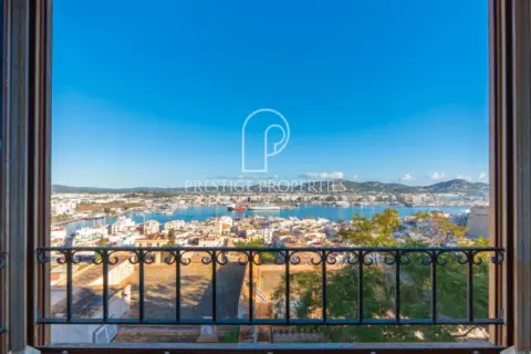 Piso en Dalt Vila-La Marina