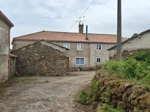 Casa en calle Vacariza - Pq Remonde