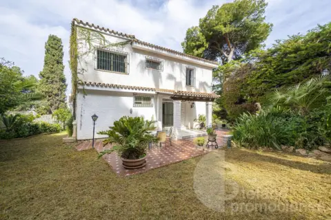 Chalet en calle Cueva de Menga