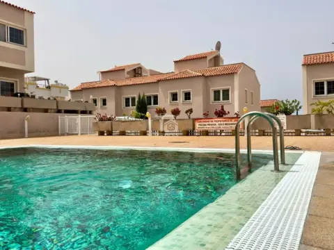 Chalet en calle de la Laja, 20