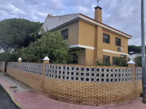 Chalet en calle de los Hermanos Machado, 10