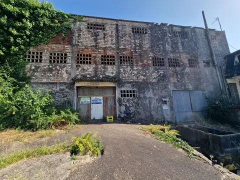 Nave industrial en calle Os Valos-Louredo