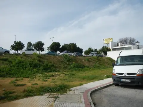 Terreno en calle de Miguel Ángel Asturias