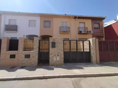 Casa adosada en Lucena