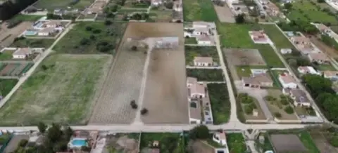 Nave industrial en Hozanejo