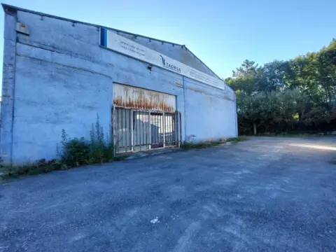 Nave industrial en calle Lavandeira, nº 12