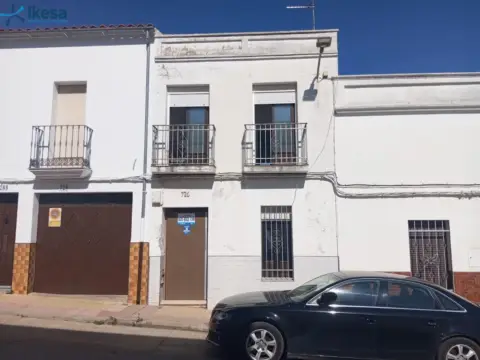 Casa adosada en Extremadura