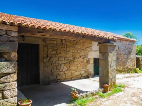 Finca rústica en calle Mamuelas-Az, nº 8