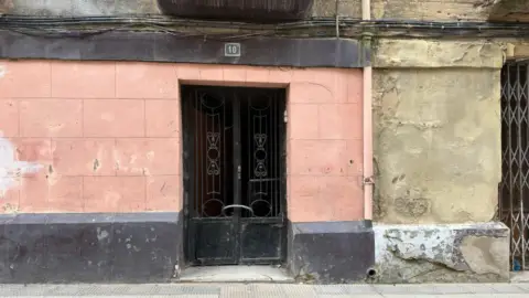 Casa adosada en calle de Los Linares Rivas