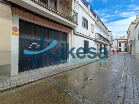 Almacén en Avenida Santa Ana