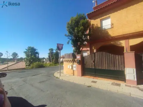 Casa adosada en Pinares de Lepe