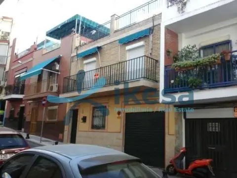 Casa adosada en Barrio Alto
