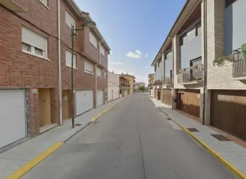 Casa adosada en calle de Lorenzo Pardo