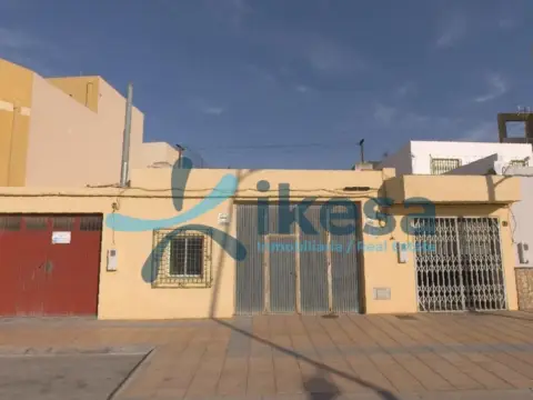 Local comercial en Retamar