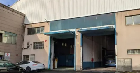 Nave industrial en calle de Gambrinus, 61