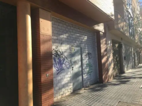 Local comercial en calle Pintor Racionero Castro, 14