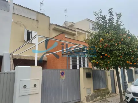 Casa adosada en Altos Castilleja