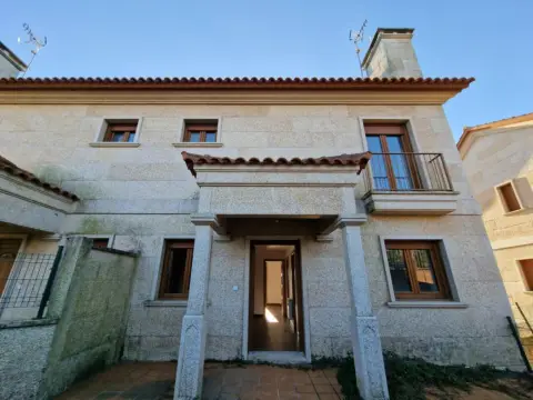 Chalet en calle Abelendo-S Martiño, nº 102F