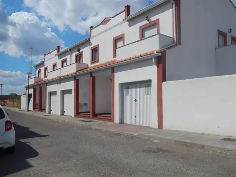 Casa adosada en Extremadura