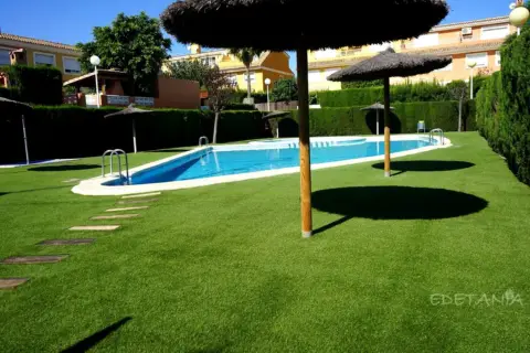 Casa pareada en calle 124, 9