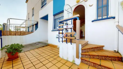 Casa adosada en calle del Cabo de Creus