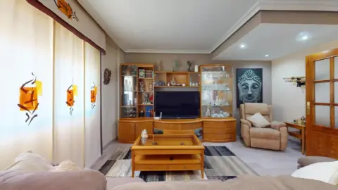 Casa adosada en calle del Ruso, 8