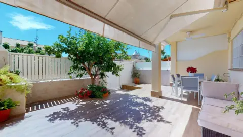 Casa adosada en calle de la Jumilla