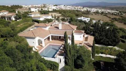 Casa en calle de la Torre