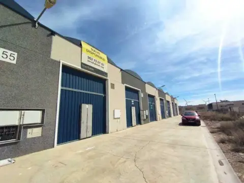 Nave industrial en calle de Ajedrea