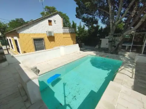 Chalet en calle Diseminados