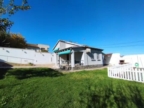 Chalet en calle Ainzon