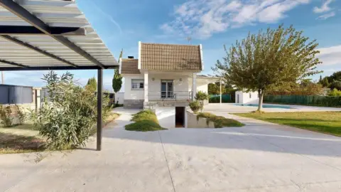 Chalet en calle Salvador Dali