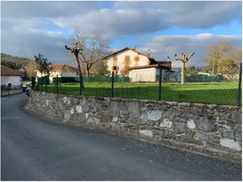 Terreno en calle de Elizaldea