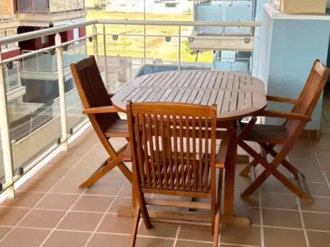 Piso en calle C Canyes I Fang