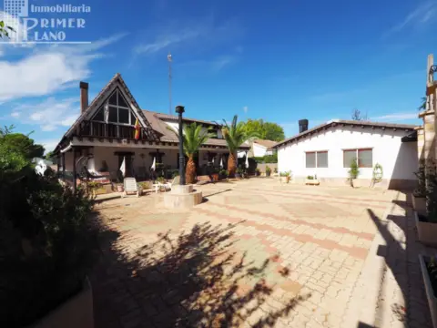Chalet en calle Oriente