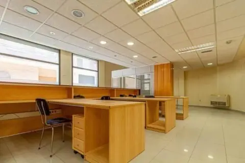 Local comercial en Carrer dels Fossos