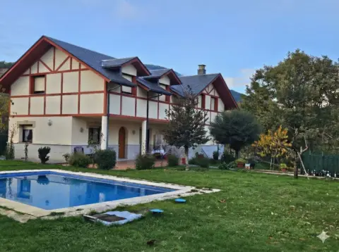 Chalet en calle Lg Corullon