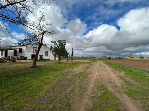 Casa en Urb. Ctra. de Olivenza