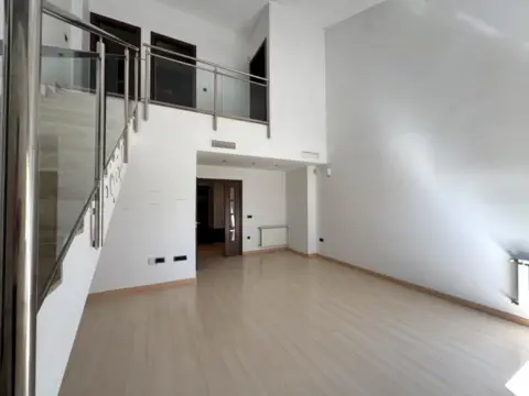 Dúplex en Maria Auxiliadora - Barriada Llera