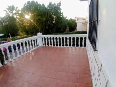 Chalet en Ctra de Sevilla - Ronda Sur