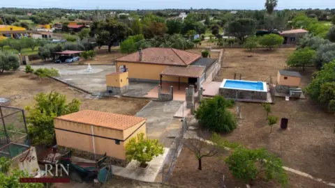Finca rústica en calle Avenida Campomanes