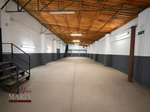 Nave industrial en calle del Romero