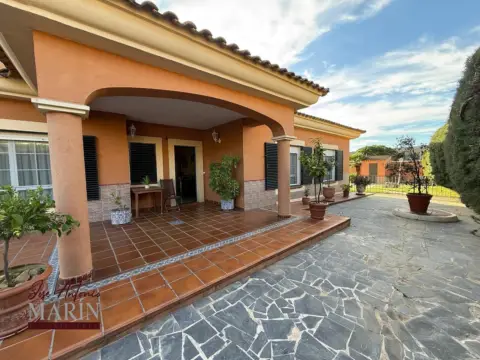 Chalet en Urbanización Lomas