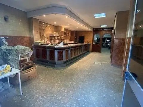 Local comercial en Av. Barcelona - Viñuela - Rescatado