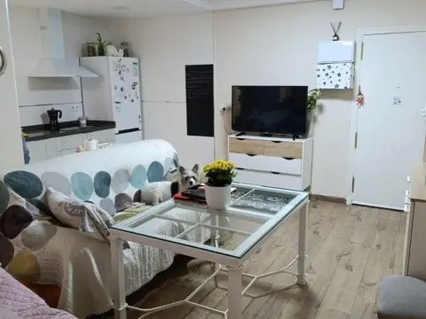 Piso en Av. Barcelona - Viñuela - Rescatado