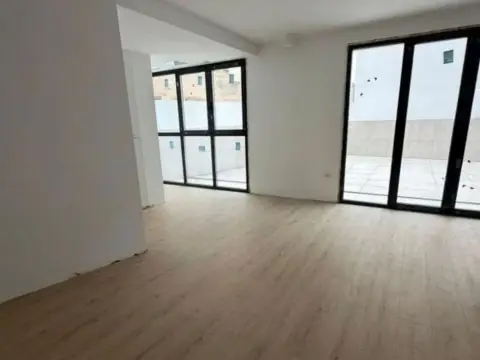 Estudio en calle de Francisco Lloréns Díaz