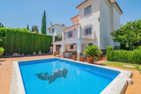 Chalet en calle Cosmos