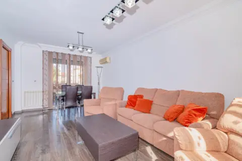 Chalet en calle de Jaén, 32