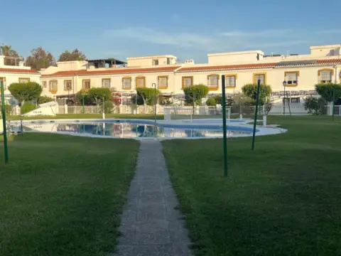Casa adosada en calle Urbanizacion Mare Nostrum 2, nº 317